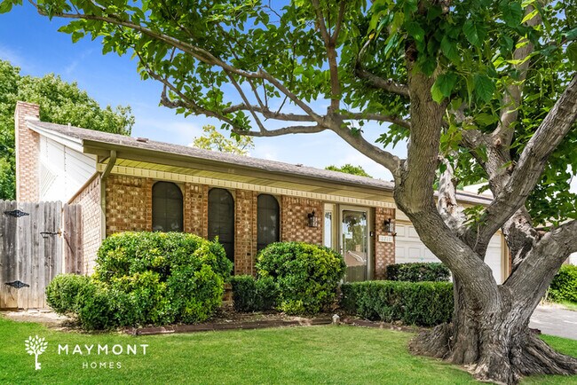 Foto del edificio - 2211 Benbrook Dr