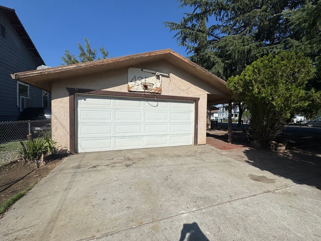 Primary Photo - Charming 3 bedrooms 2 baths