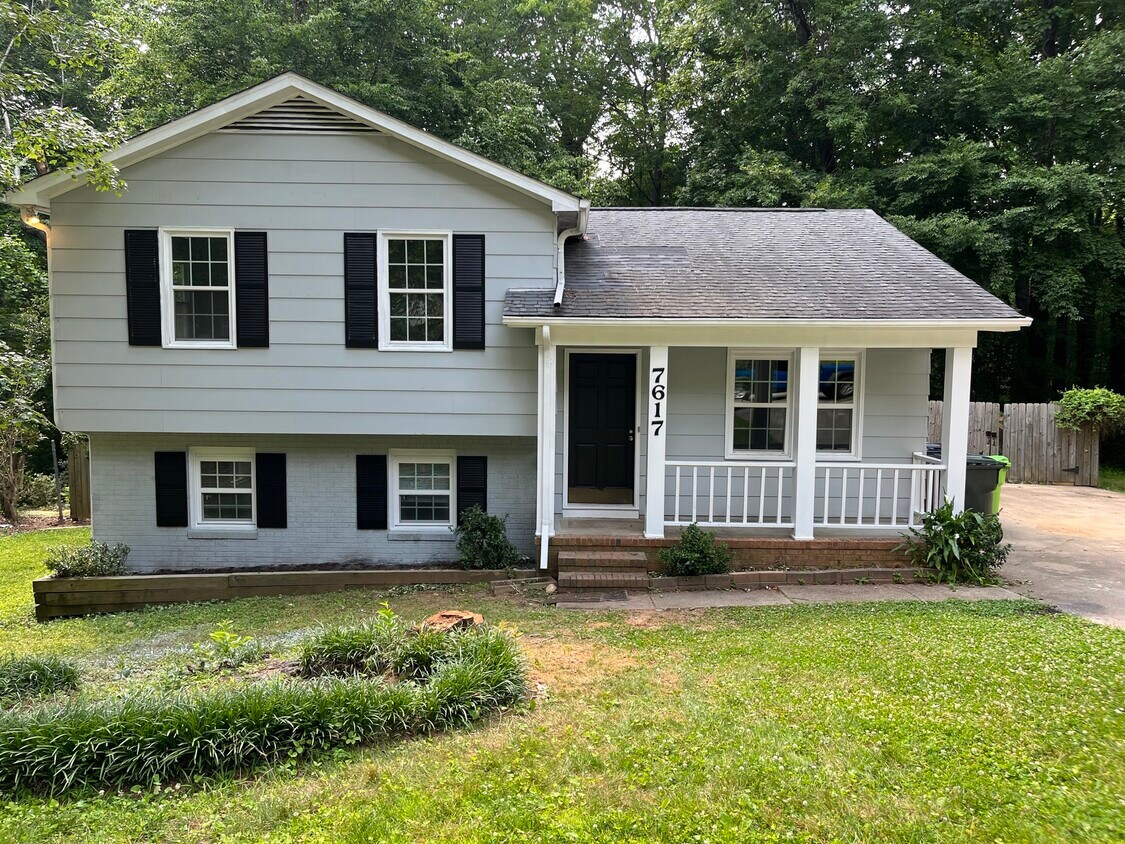 Primary Photo - 7617 Summerglen Dr
