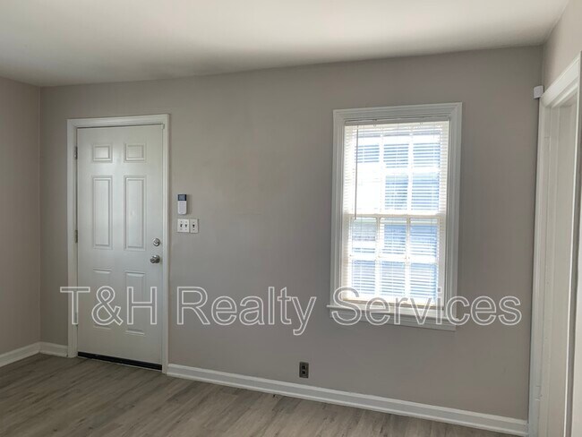 Foto del edificio - 3019 Meredith Ave