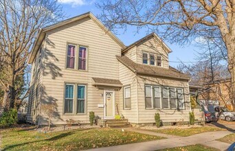 Building Photo - 711 Napoleon St