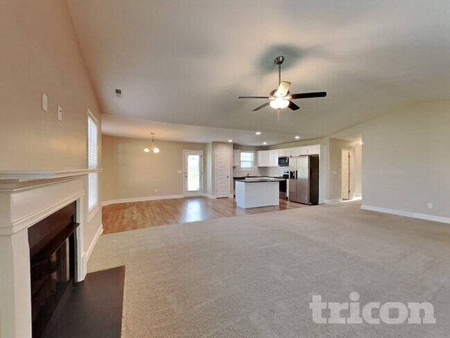 Foto del edificio - 85 Arrow Ln