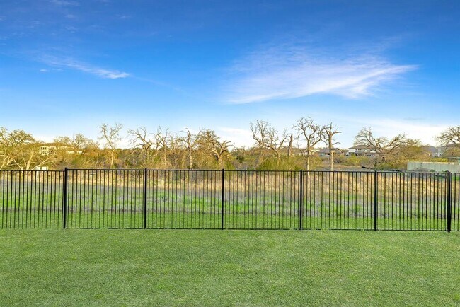 Building Photo - 124 Rosebush Dr