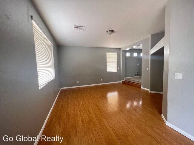 Building Photo - 3 br, 2.5 bath House - 1084 Dancing Vines Ave