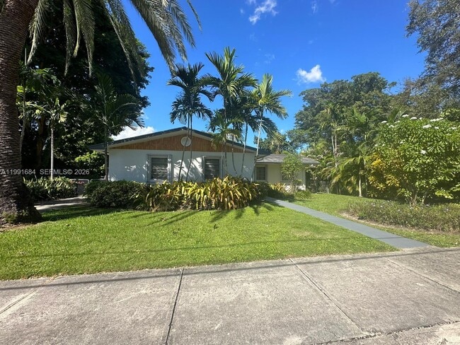 Foto del edificio - 3755 Oak Ave