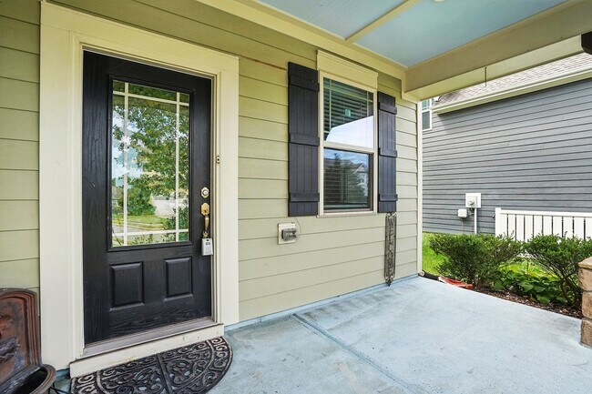 Foto del edificio - AVAILABLE NOW! - MOVE-IN SPECIAL FOR QUICK MOVE-IN-STUNNING HOME IN -POOL-TENNIS COURTS-GYM-PARK