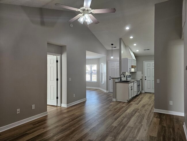 Foto del edificio - 118 Retreat Pl