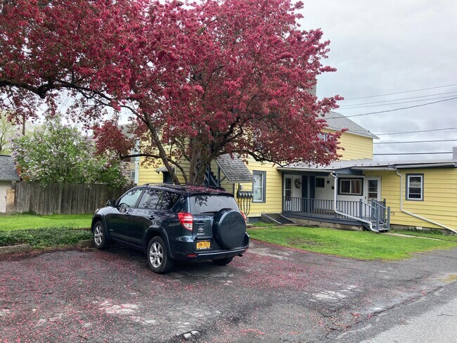 Foto del edificio - 157 Hudson Ave
