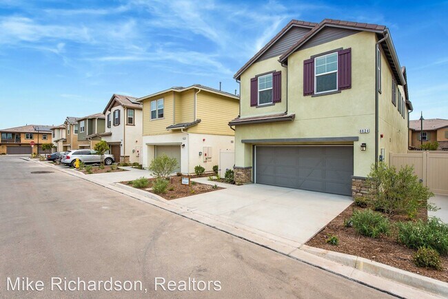 Building Photo - 4 br, 2.5 bath House - 6624 Calle Koral