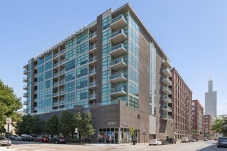 Building Photo - 225 S Sangamon St