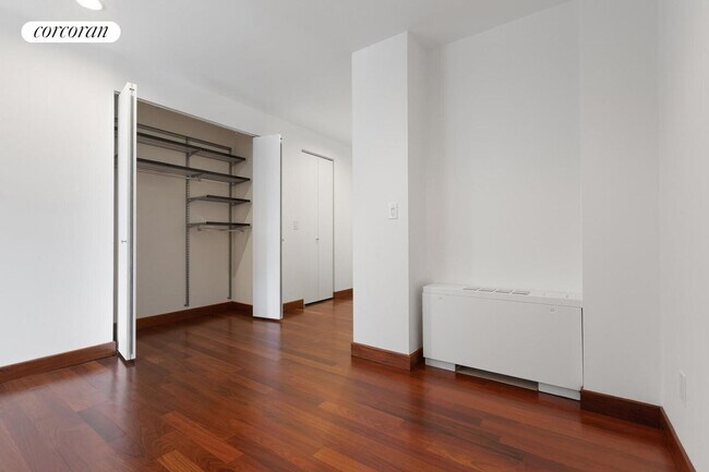 Foto del edificio - 305 E 63rd St