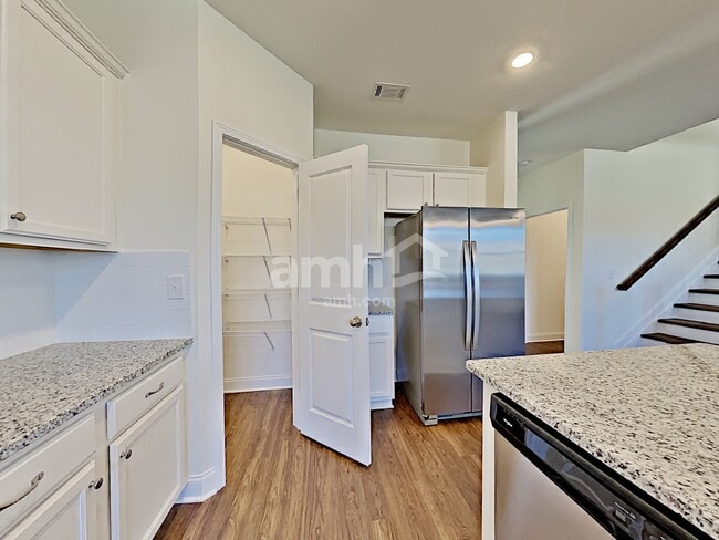 Building Photo - 5113 Jack Byrnes Dr