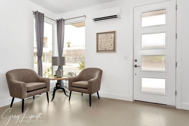 Foto del edificio - PET FRIENDLY!! Just bring your toothbrush!...