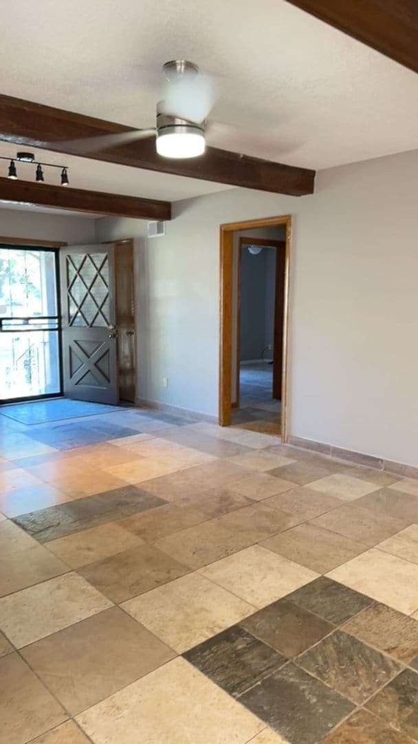 Building Photo - Lovely 3-bedroom,2 bath home for lease