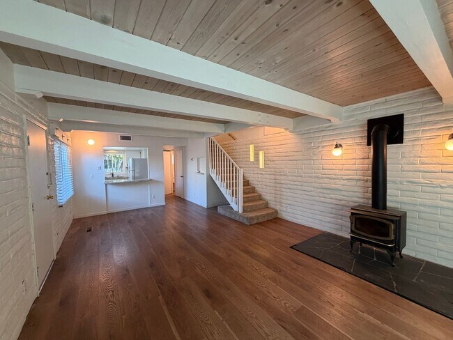 Foto del edificio - Duplex for Rent in Central Davis – Perfect for UC Davis Students