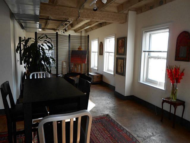 Foto del edificio - 329 E Colorado Blvd