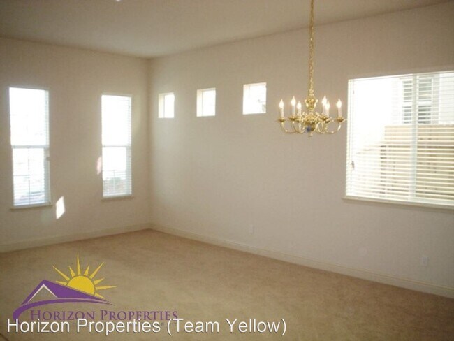 Foto del edificio - 5 br, 3 bath House - 8205 Rebekah Ct
