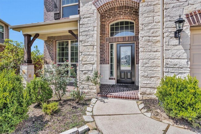 Building Photo - 24015 Richglen Court