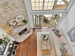 Building Photo - 8696 Villa La Jolla Dr