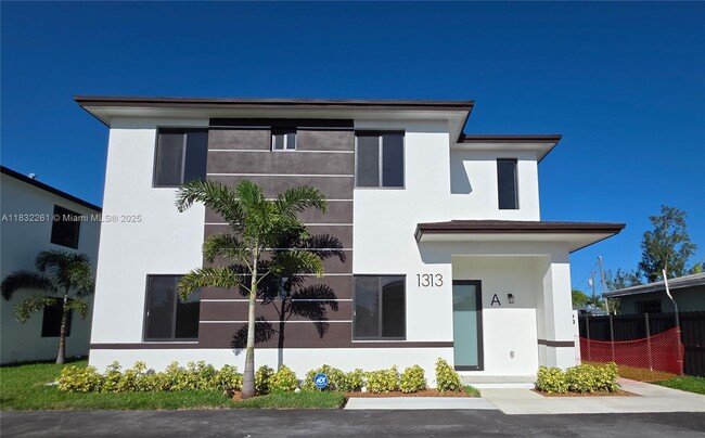 Building Photo - 1313 NW 6th Ave