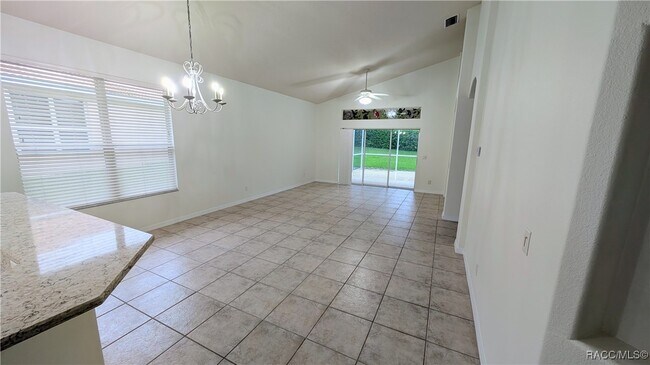 Building Photo - 856 W Silver Meadow Loop