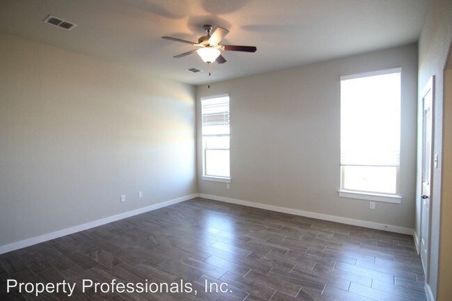 Building Photo - 3 br, 2.5 bath House - 323 Creekside Curve