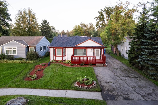 Building Photo - 169 Gateway Dr