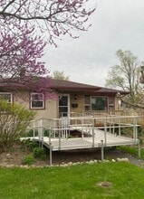 Building Photo - 319 W 1st St