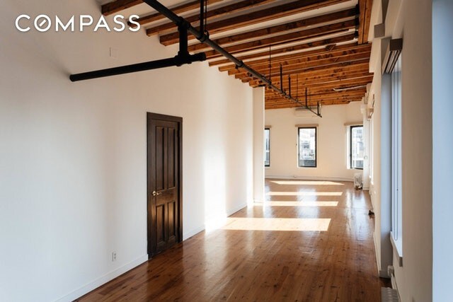 Foto principal - 226 Lafayette St