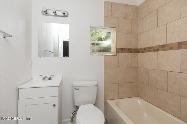 Building Photo - 1420 W 33rd St