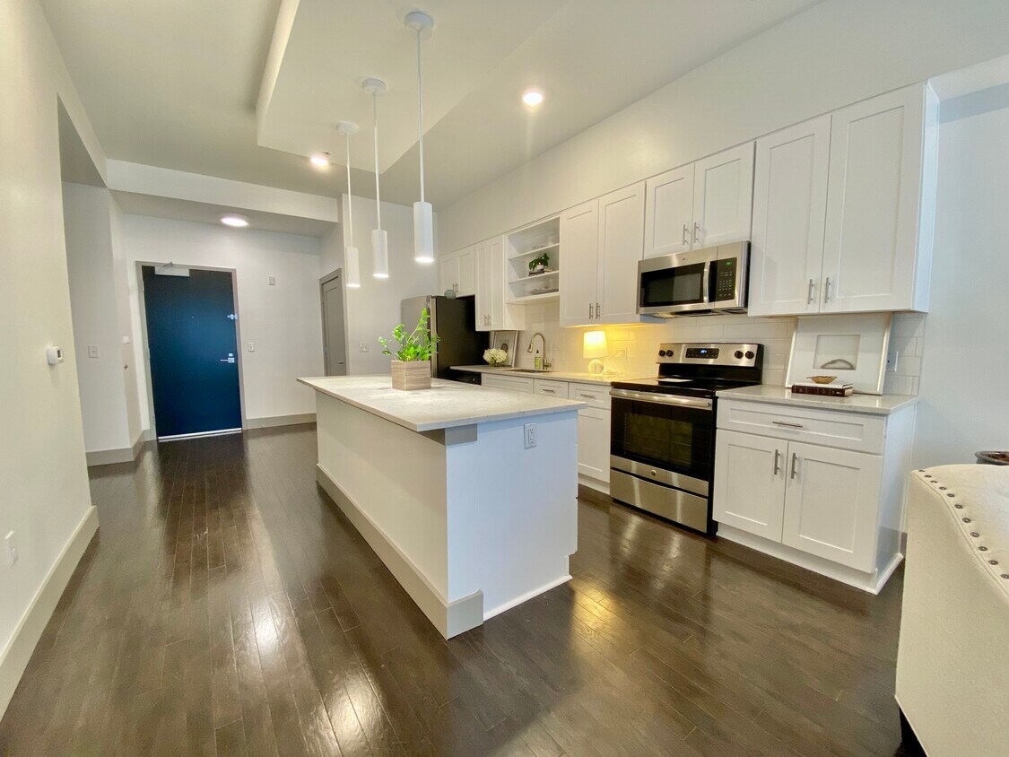 Foto principal - 2407 8th Ave S