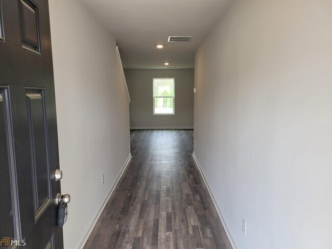 Building Photo - 106 Whitespruce Ct
