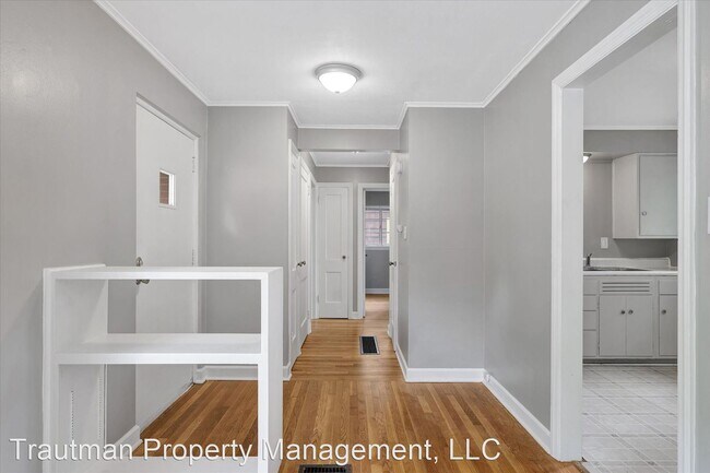 Building Photo - 2 br, 1 bath House - 305 Hessel Blvd.