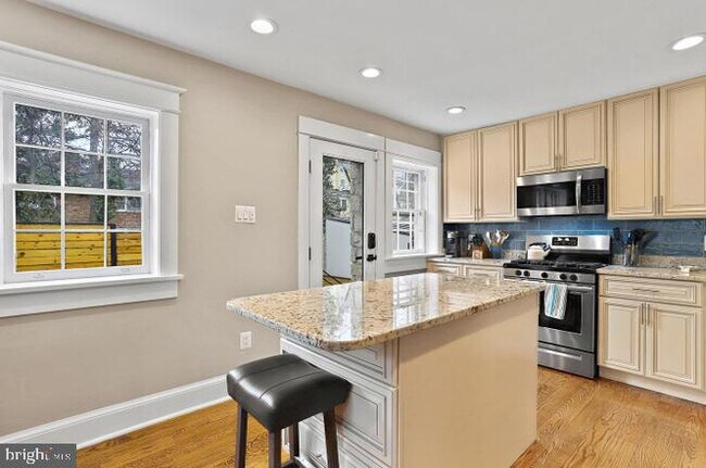 Foto del edificio - 2347 S Arlington Ridge Rd