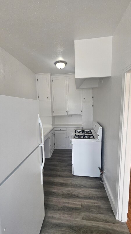 Building Photo - 4530 Normandie Ave