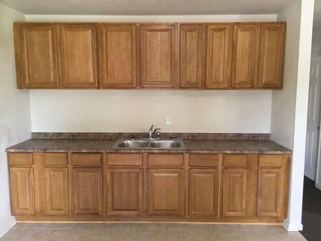 Building Photo - Section 8 only