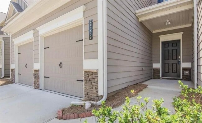 Foto del edificio - 3369 Castleberry Village Cir