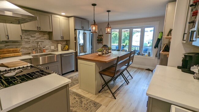 Building Photo - 76 Milk St