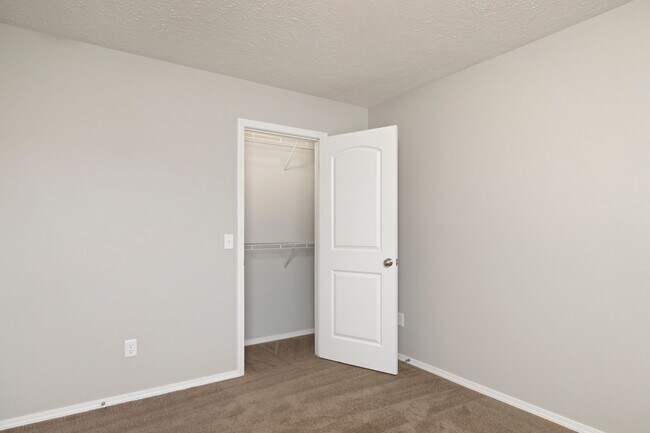 Foto del edificio - Spacious 3 Bedroom Duplex in Monte Cristo