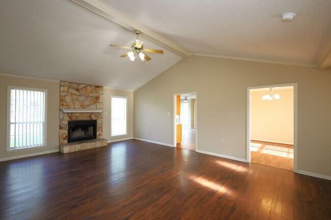 Building Photo - 5067 Pearl Davis Rd