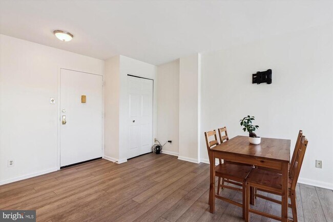 Foto del edificio - 5340 Holmes Run Pkwy