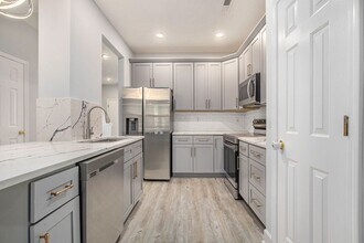 Building Photo - 121 Olde Towne Way