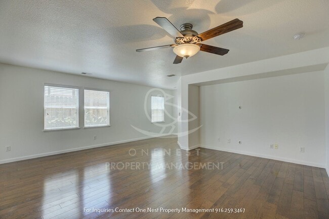 Building Photo - 4 Bedroom, 2 bathroom home with fenced yard