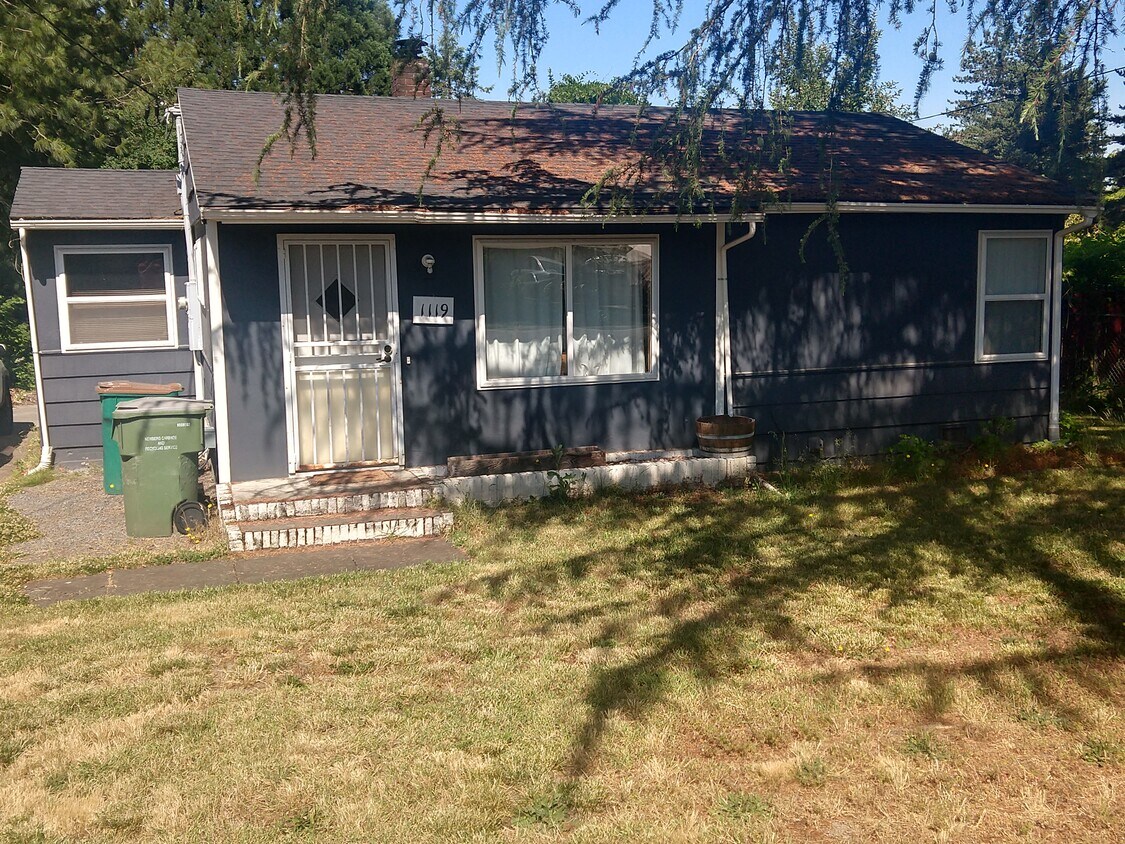 Outside (front) - 1119 N College St