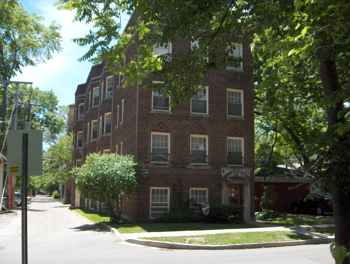 816 Simpson St, Evanston, IL 60201 Apartments in Evanston, IL