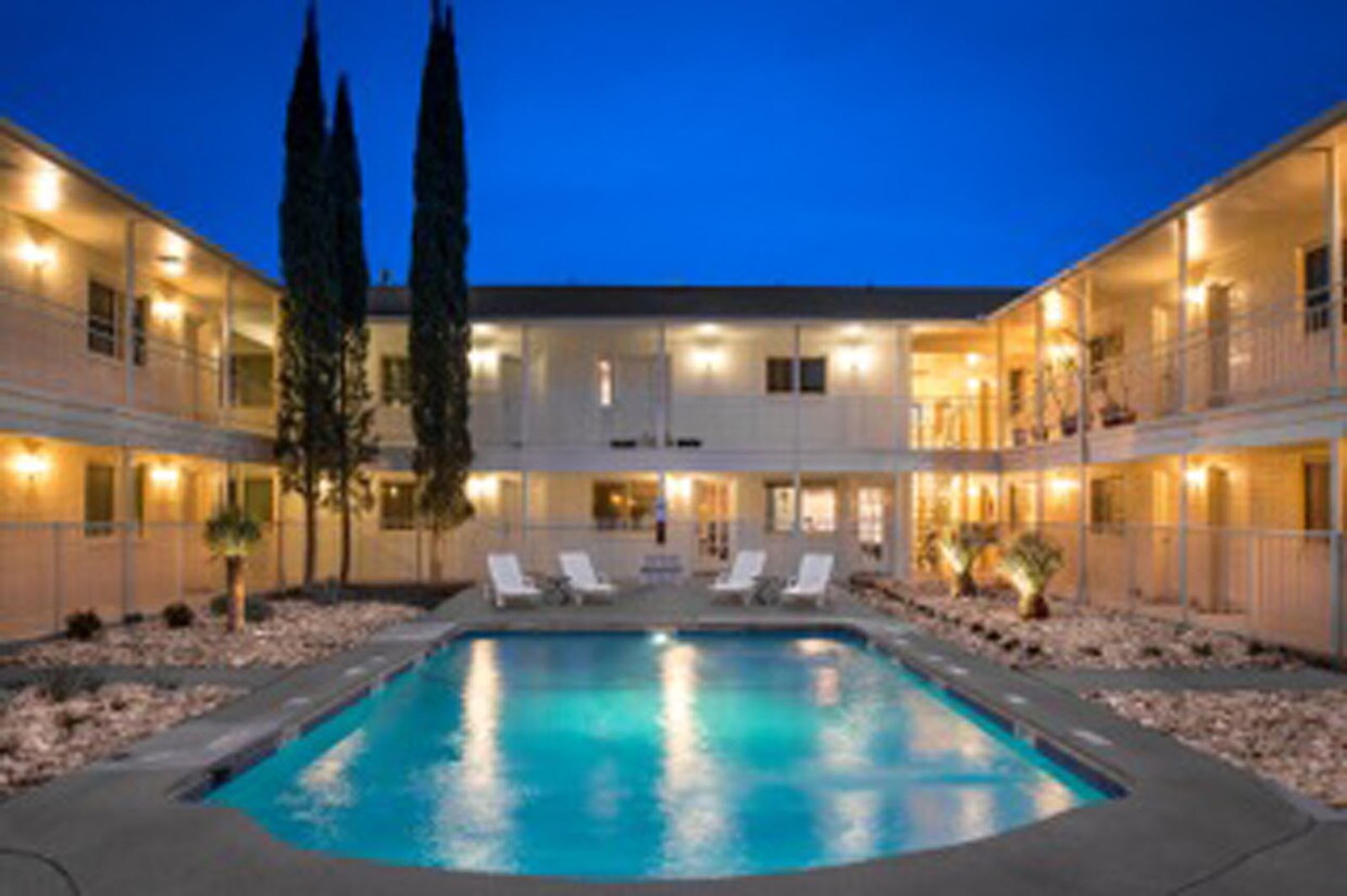 Piscina principal - iConic Shoal Creek