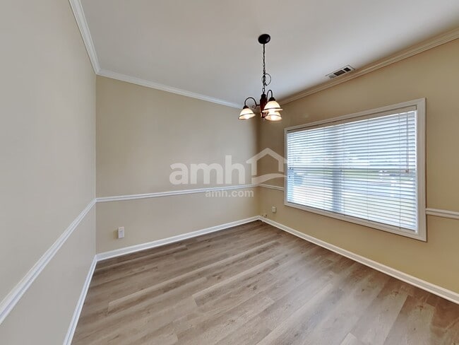 Building Photo - 14 Gardenia Ln