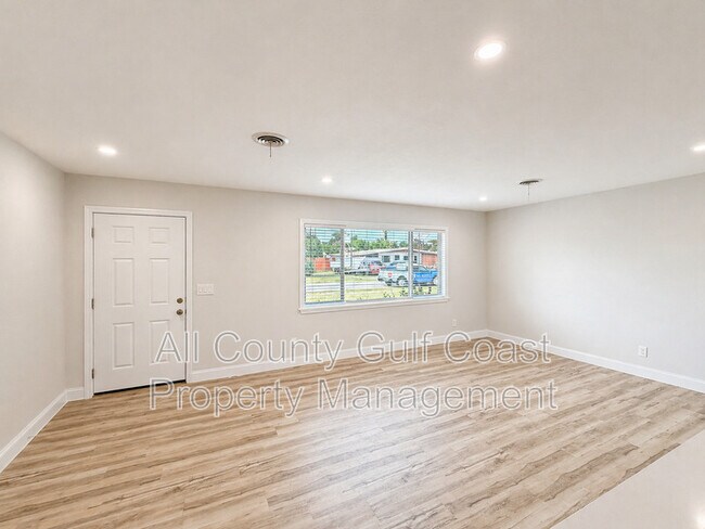 Foto del edificio - 219 Glen Oak Rd