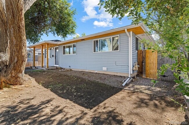 Building Photo - 1460 W Alaska Pl