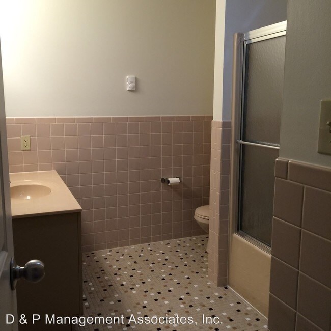 Foto del edificio - 1562 Linwood St
